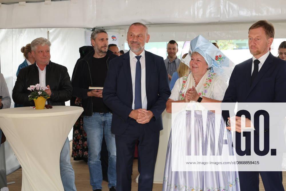 Erster Spatenstich: Baustart für das Sorbisches Wissensforum in Bautzen Bautzen, 7. Oktober 2026. Mit dem feierlichen ersten Spatenstich haben heute in Bautzen die Bauarbeiten für das Sorbisches Wissensforum begonnen. Das rund 50 Millionen Euro teure Großprojekt auf dem historischen Lauenareal gilt als der bisher bedeutendste Meilenstein der Stiftung für das sorbische Volk und wird vollständig über Mittel aus dem sächsischen Strukturwandel finanziert. Bis zur geplanten Fertigstellung im Jahr 2030 entsteht ein moderner, multifunktionaler Gebäudekomplex nach Plänen des Münchner Architekturbüros bogevischs buero. Der Neubau wird zwei der wichtigsten sorbischen Institutionen unter einem Dach vereinen: das Sorbisches Museum mit einer