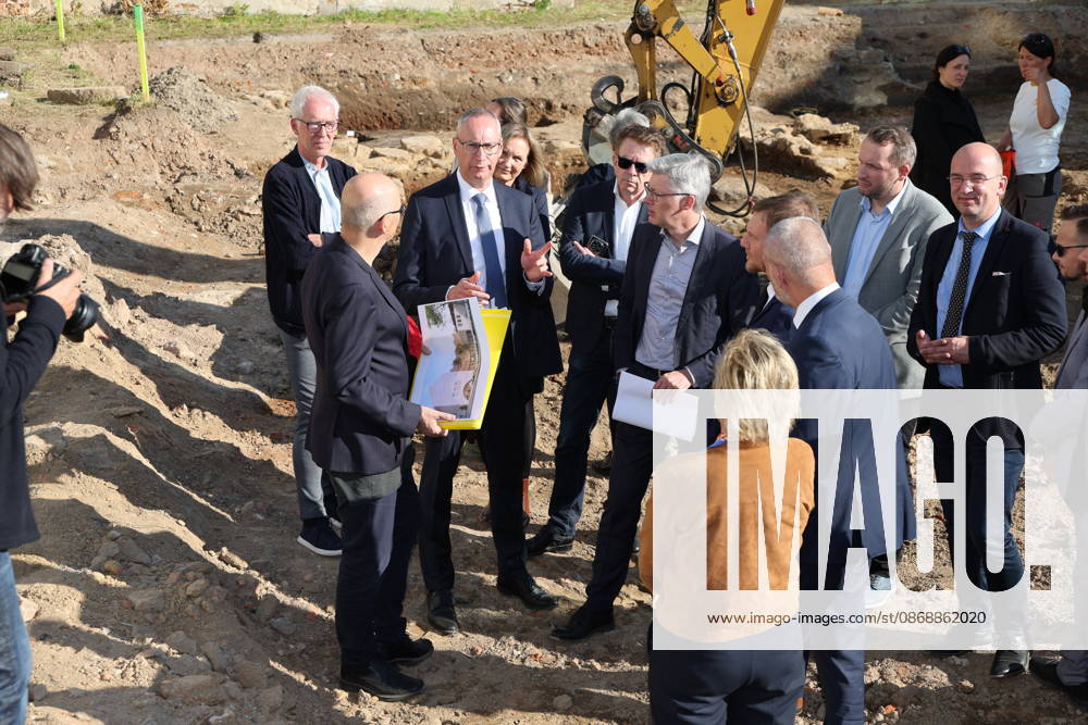 Erster Spatenstich: Baustart für das Sorbisches Wissensforum in Bautzen Bautzen, 7. Oktober 2026. Mit dem feierlichen ersten Spatenstich haben heute in Bautzen die Bauarbeiten für das Sorbisches Wissensforum begonnen. Das rund 50 Millionen Euro teure Großprojekt auf dem historischen Lauenareal gilt als der bisher bedeutendste Meilenstein der Stiftung für das sorbische Volk und wird vollständig über Mittel aus dem sächsischen Strukturwandel finanziert. Bis zur geplanten Fertigstellung im Jahr 2030 entsteht ein moderner, multifunktionaler Gebäudekomplex nach Plänen des Münchner Architekturbüros bogevischs buero. Der Neubau wird zwei der wichtigsten sorbischen Institutionen unter einem Dach vereinen: das Sorbisches Museum mit einer