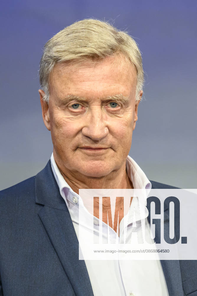 Pictured, from left: Ole von Beust, CDU, former First Mayor of Hamburg, GER, Berlin, studio, guest on Maischberger, political talk show, TV, program, with host Sandra Maischberger, Das Erste, from Adlershof, Am Studio 20, October 7, 2026,