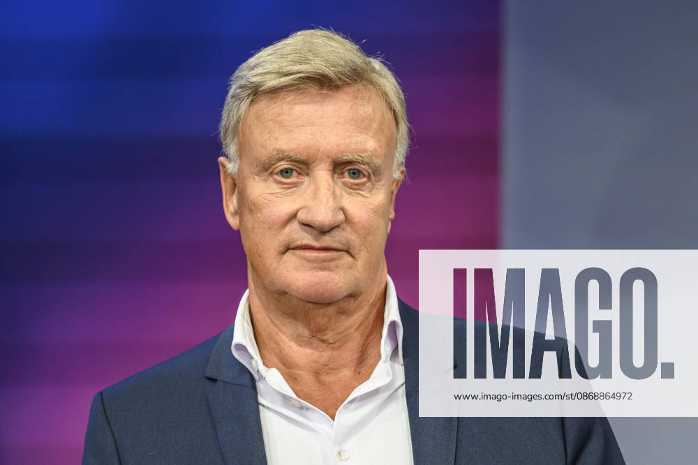 Pictured, from left: Ole von Beust, CDU, former First Mayor of Hamburg, GER, Berlin, studio, guest on Maischberger, political talk show, TV, program, with host Sandra Maischberger, Das Erste, from Adlershof Am Studio 20, October 7, 2026,