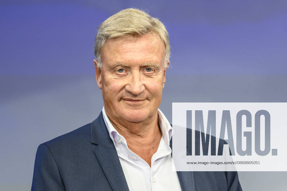 Pictured, from left: Ole von Beust, CDU, former First Mayor of Hamburg, GER, Berlin, studio, guest on Maischberger, political talk show, TV, program, with host Sandra Maischberger, Das Erste, from Adlershof, Am Studio 20, October 7, 2026,