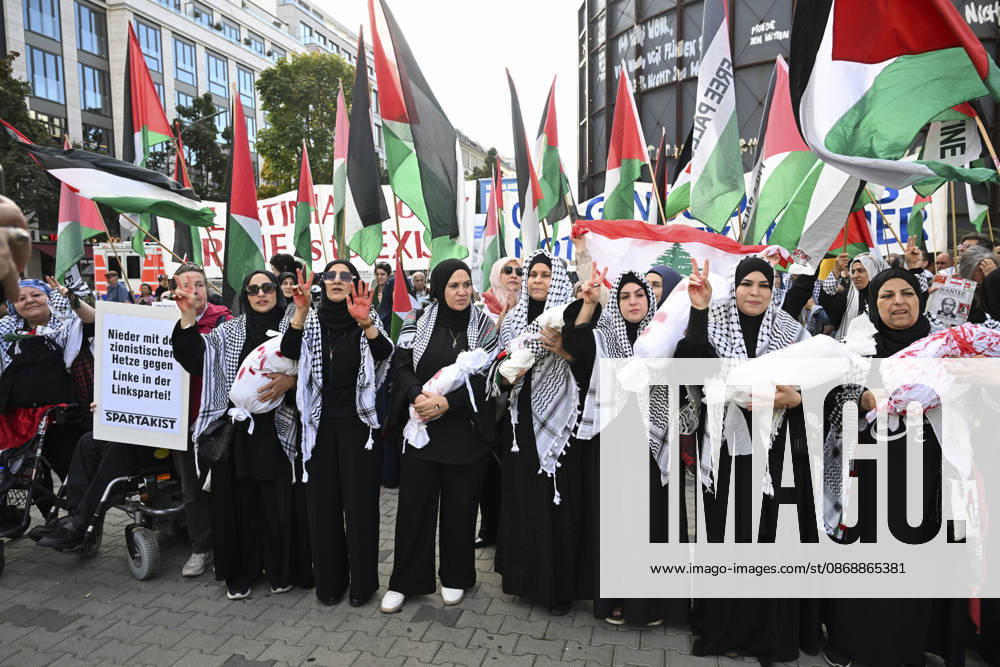 Police in Berlin intervened in demonstrations in support of Palestinians BERLIN, GERMANY - OCTOBER 7: Demonstrators hold toy dolls wrapped in white shrouds to symbolize Palestinian children killed in Israeli attacks, during a pro-Palestine rally organized by Palestinian associations at the intersection of Zimmer and Friedrich streets in Berlin, Germany on October 7, 2026. Halil Sagirkaya Anadolu Berlin Germany. Editorial use only. Please get in touch for any other usage.