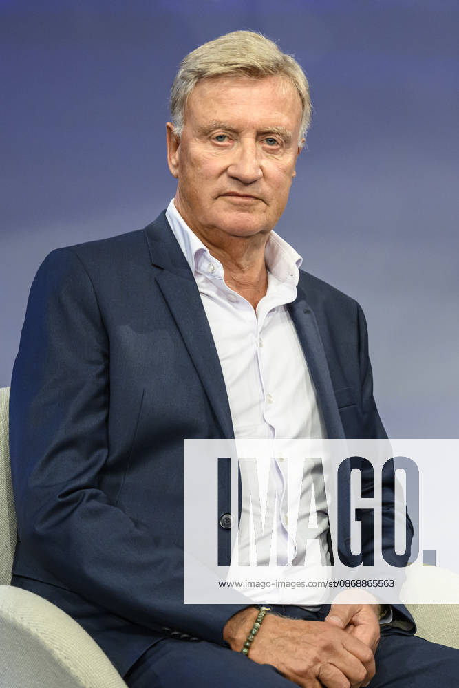 Pictured, from left: Ole von Beust, CDU, former First Mayor of Hamburg, GER, Berlin, studio, guest on Maischberger, political talk show, TV, program, with host Sandra Maischberger, Das Erste, from Adlershof, Am Studio 20, October 7, 2026,