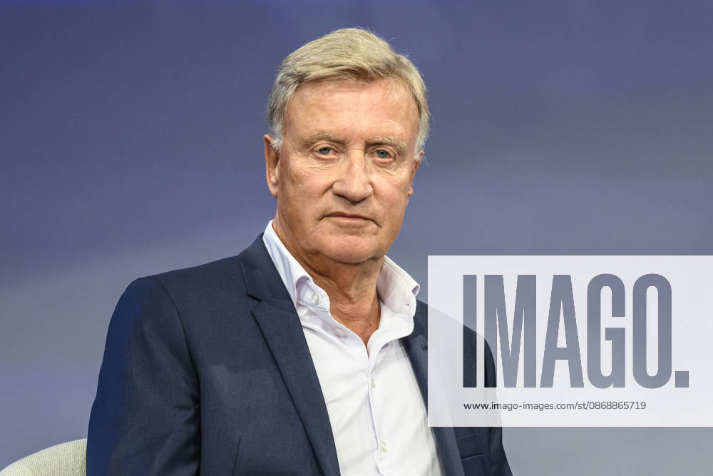 Pictured from left: Ole von Beust, CDU, former First Mayor of Hamburg, GER, Berlin, studio, guest on *Maischberger*, a political talk show, TV program, hosted by Sandra Maischberger, Das Erste, from Adlershof – Am Studio 20, October 7, 2026,