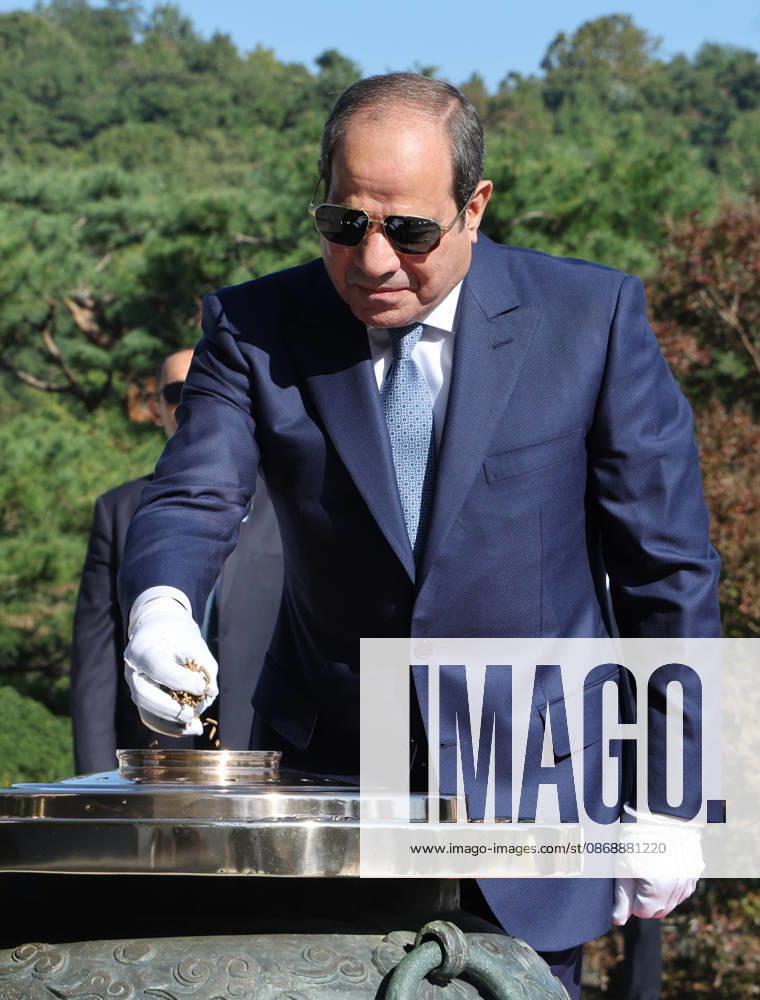 Egyptian president in S. Korea Egyptian president in S. Korea Egyptian President Abdel Fattah El-Sisi burns incense to pay tribute to South Korean patriotic martyrs and war dead at the National Cemetery in Seoul on Oct. 8, 2026, before holding summit talks with South Korean President Lee Jae Myung later in the day. (Yonhap) in Seou 2026-10-08 11:15:10 <Copyright ¨Ï 1980-2026 YONHAPNEWS AGENCY. .> ¼¿ïƯº°½Ã