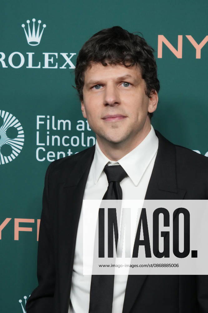 JESSE EISENBERG attends ‘The Debutâ€⠢ Red Carpet Arrivals at the 64th New York Film Festival,.Alice Tully Hall, Lincoln Center, NYC.October 7, 2026 . The Debut Red Carpet Arrivals At The 64th New York Film Festival,.Alice Tully Hall, Lincoln Center, NYC.October 7, 2026 . New York USA - ZUMAms4_ 20261007_faf_ms4_004