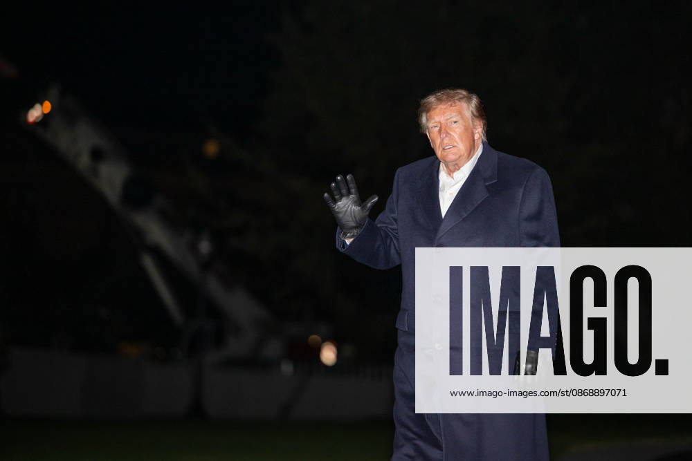 President DONALD TRUMP walks across the South Lawn of the White House after arriving aboard Marine One following a trip to San Antonio, Texas, where he attended a campaign rally ahead of the November midterm elections. Washington United States - ZUMAk206 20261008_znp_k206_005
