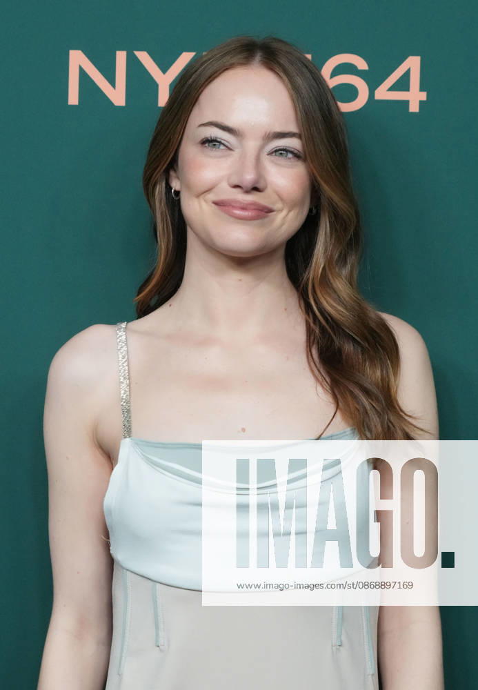 EMMA STONE attends The Debut â ¢ Red Carpet Arrivals at the 64th New York Film Festival New York. New York USA - ZUMAms4_ 20261007_faf_ms4_011