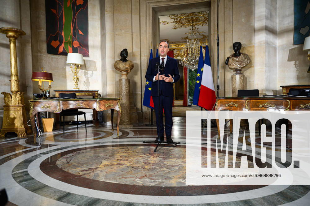 Prime Minister Sébastien Lecornu made, from Matignon, a statement regarding the high school students’ protests on October 7, 2026 Eric Tschaen Pool Bestimage Prime Minister Sébastien Lecornu made a statement from Matignon about the high school students’ protests on October 7, 2026 Paris, France