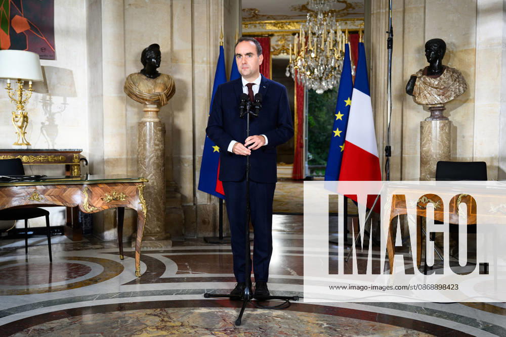 Prime Minister Sébastien Lecornu made, from Matignon, a statement regarding the high school students’ protests on October 7, 2026 Eric Tschaen Pool Bestimage Prime Minister Sébastien Lecornu made a statement from Matignon about the high school students’ protests on October 7, 2026 Paris, France