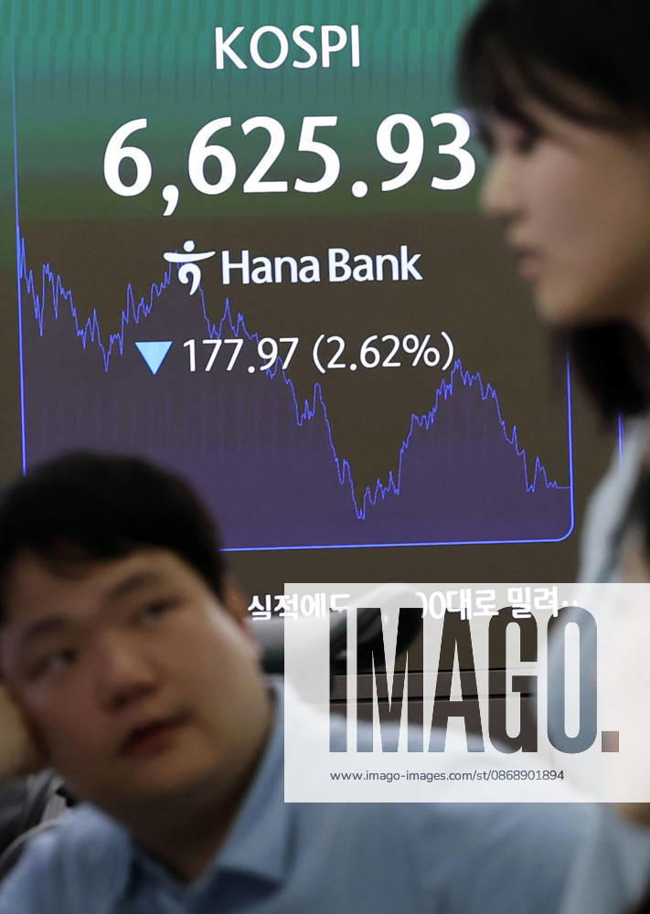 KOSPI plummets KOSPI plummets A financial data screen in the dealing room of Hana Bank in Seoul on Oct. 8, 2026, shows the benchmark Korea Composite Stock Price Index having sunk 177.97 points, or 2.62 percent, to close at 6,625.93. Seoul shares closed sharply lower to extend their losses for a third consecutive session, as elevated oil prices stoked inflation worries. (Yonhap) 2026-10-08 15:59:17 <Copyright ¨Ï 1980-2026 YONHAPNEWS AGENCY. .> ¼¿ïƯº°½Ã