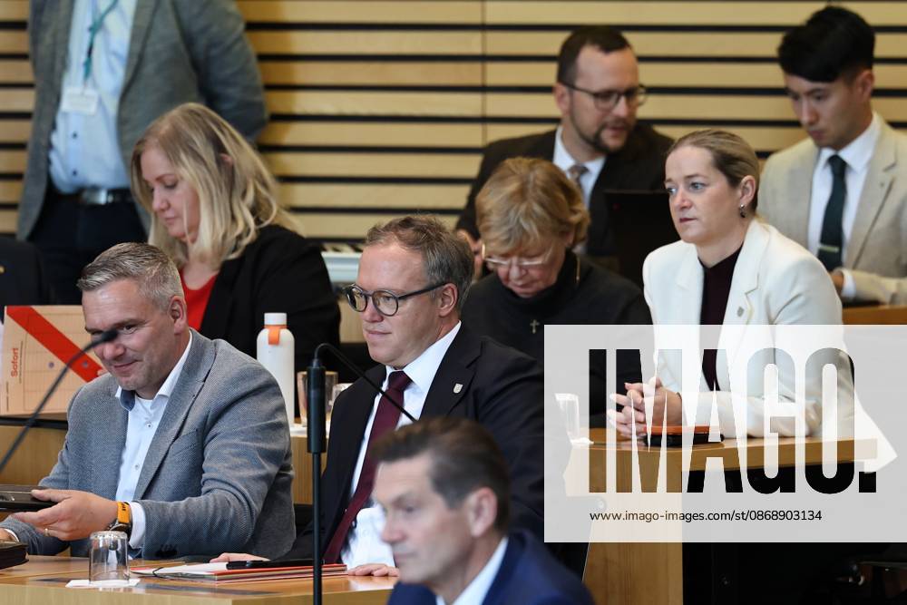 Special Plenary Session of the Thuringian State Parliament, October 7, 2026, Erfurt, Thuringian State Parliament, 55th Plenary Session, Special Plenary Session; the agenda item is the dissolution of the 8th Thuringian State Parliament pursuant to Article 50, Section 2, Sentence 1, No. 1 of the Constitution o
