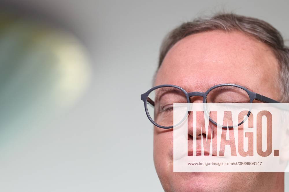 Thuringian State Parliament Statement by Minister-President Mario Voigt (CDU), October 7, 2026, Erfurt, Thuringian State Parliament, Statement by Minister-President Mario Voigt (CDU); he has withdrawn the lawsuit and accepts the revocation of his doctoral degree