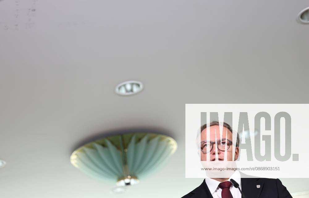 Thuringian State Parliament Statement by Minister-President Mario Voigt (CDU), October 7, 2026, Erfurt, Thuringian State Parliament, Statement by Minister-President Mario Voigt (CDU); he has withdrawn the lawsuit and accepts the revocation of his doctoral degree