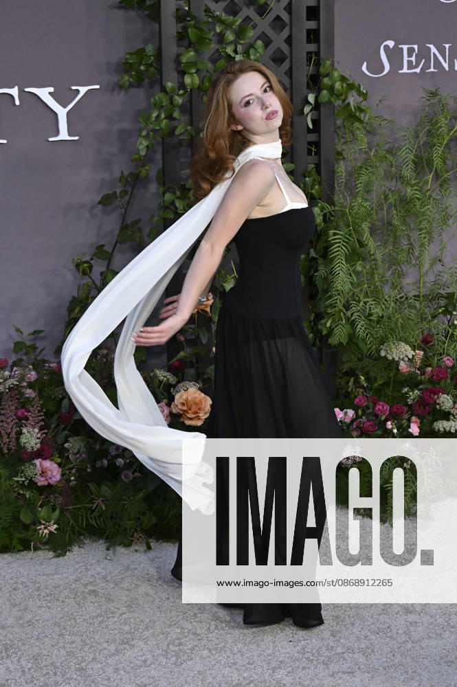 Francesca Capaldi at the premiere of the movie *Sense and Sensibility* at the United Theater in Los Angeles, October 7, 2026 Foto:xD.xStarbuckx xFuturexImagex sensuality_6004