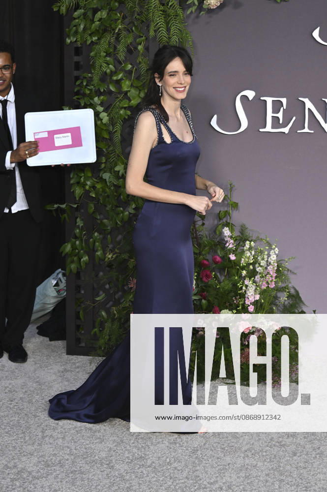 Stacy Martin at the premiere of the movie *Sense and Sensibility* at the United Theater in Los Angeles, October 7, 2026 Foto:xD.xStarbuckx xFuturexImagex sensuality_6034