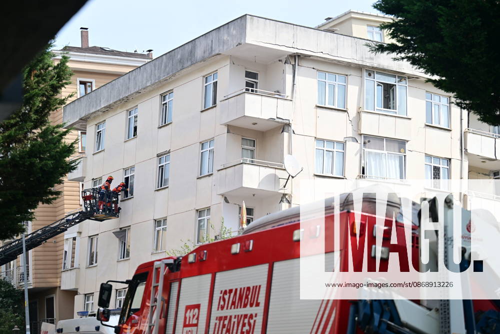 Partial collapse occurs in 7-story building in Istanbul s Maltepe district ISTANBUL, TURKIYE - OCTOBER 8: Search and rescue personnel, including firefighters, AFAD, UMKE, and police teams, operate at the site of a partial building collapse in the Cevizli neighborhood of Maltepe district, Istanbul, Turkiye on October 8, 2026. Trapped residents on the unaffected upper floors were evacuated while emergency teams initiated search and rescue efforts beneath the collapsed lower levels. Ten people were rescued alive from the rubble, while officials confirmed two fatalities as of late morning. Serhat Cagdas Anadolu Istanbul Turkey. Editorial use only. Please get in touch for any other usage.