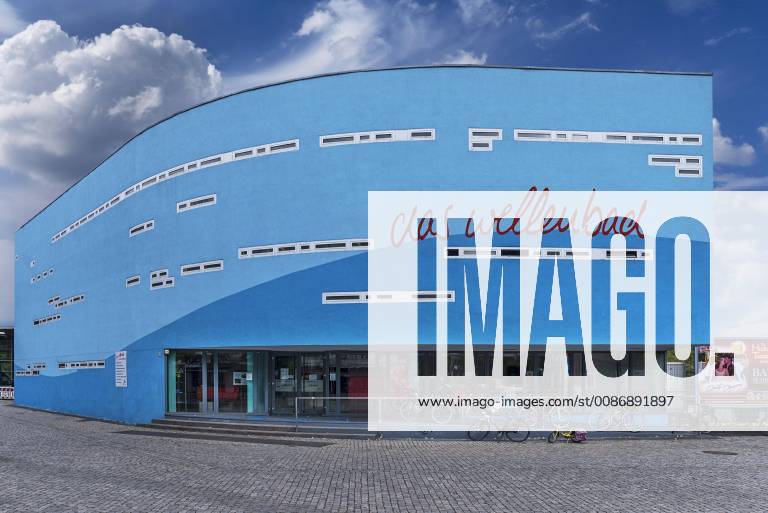 The wave pool at the Spreewaldplatz Kreuzberg Berlin Germany Europe