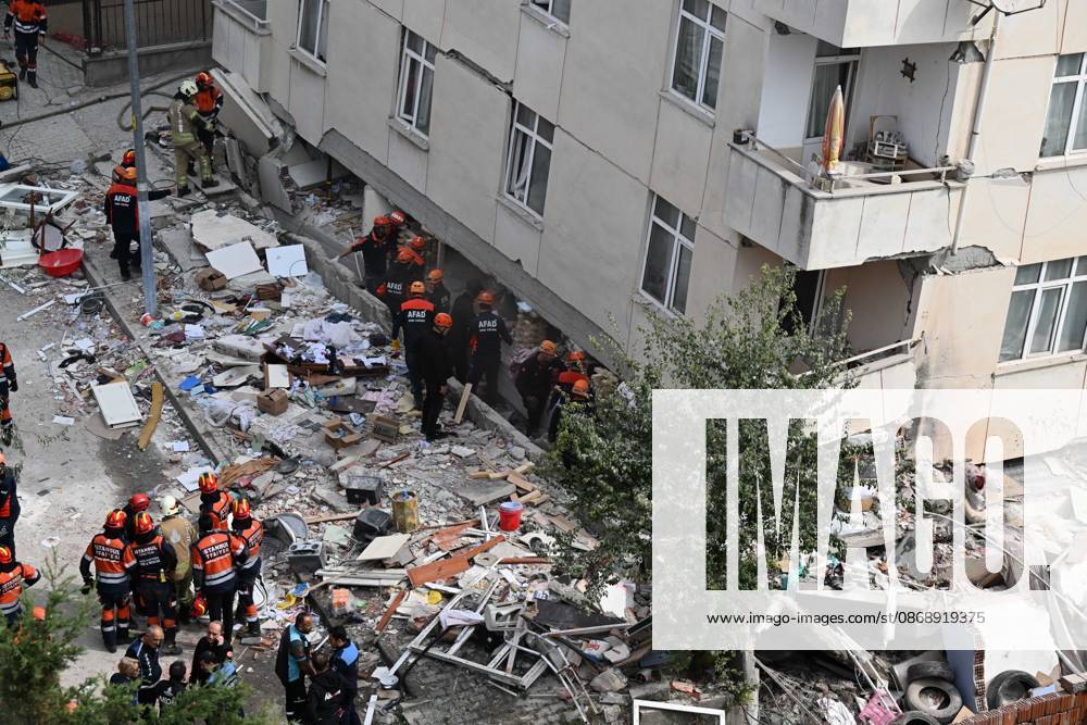 Partial collapse occurs in 7-story building in Istanbul s Maltepe district ISTANBUL, TURKIYE - OCTOBER 8: Search and rescue personnel, including firefighters, AFAD, UMKE, and police teams, operate at the site of a partial building collapse in the Cevizli neighborhood of Maltepe district, Istanbul, Turkiye on October 8, 2026. Trapped residents on the unaffected upper floors were evacuated while emergency teams initiated search and rescue efforts beneath the collapsed lower levels. Ten people were rescued alive from the rubble, while officials confirmed two fatalities as of late morning. Ahmet Okatali Anadolu Istanbul Turkey. Editorial use only. Please get in touch for any other usage.