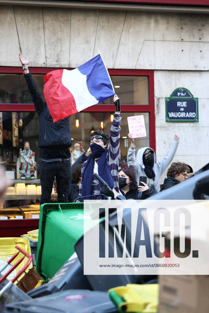 Catholic Institute of Paris and Paris-Panthéon-Assas Students Protest - Paris Students from the Catholic Institute of Paris and Paris-Panthéon-Assas University gather outside Paris-Panthéon-Assas University during a demonstration in support of high school students. The protesters are demanding the hiring of substitute teachers, increased resources, and decent learning conditions. Paris, France, October 8, 2026. Photo by Raphael Lafargue ABACAPRESS.COM Paris Ile-de-France France