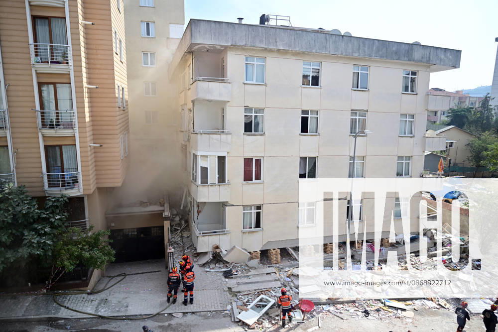 Partial collapse occurs in 7-story building in Istanbul s Maltepe district ISTANBUL, TURKIYE - OCTOBER 8: Search and rescue personnel, including firefighters, AFAD, UMKE, and police teams, operate at the site of a partial building collapse in the Cevizli neighborhood of Maltepe district, Istanbul, Turkiye on October 8, 2026. Trapped residents on the unaffected upper floors were evacuated while emergency teams initiated search and rescue efforts beneath the collapsed lower levels. Ten people were rescued alive from the rubble, while officials confirmed two fatalities as of late morning. Serhat Cagdas Anadolu Istanbul Turkey. Editorial use only. Please get in touch for any other usage.