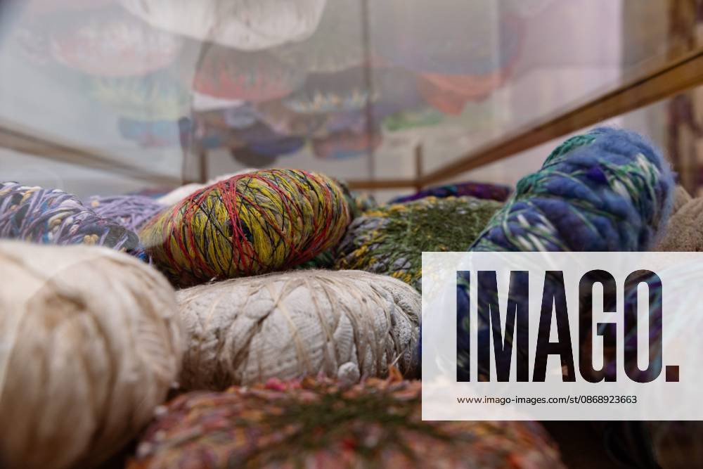 Exhibition Au dela by Sheila Hicks PHOTOPQR VOIX DU NORD FLORENT MOREAU October 8, 2026 LILLE October 8, 2026 The exhibition Au dela by artist Sheila Hicks, is on view at the Palais des Beaux-Arts PHOTO FLORENT MOREAU LA VOIX DU NORD LILLE, FRANCE, OCTOBER 8, 2026 Sheila Hicks – Beyond exhibition at the Palais des Beaux Arts in Lille The internationally renowned American artist presents a new installation in the museum’s atrium, exploring textile fiber through monumental works created especially for the space HAUTS-DE-FRANCE France