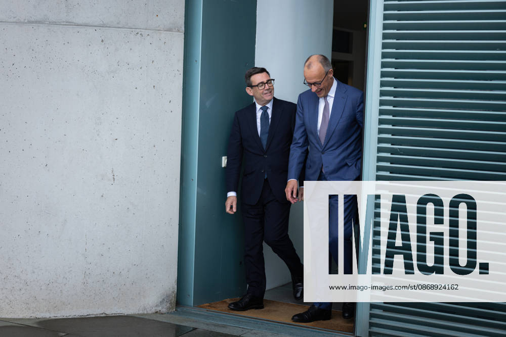 Chancellor Merz Welcomes British Prime Minister Burnham Germany, Berlin, October 8, 2026 Chancellor Friedrich Merz (CDU) welcomes Andrew Burnham, Prime Minister of the United Kingdom of Great Britain and Northern Ireland, on his inaugural visit to the Federal Chancellery