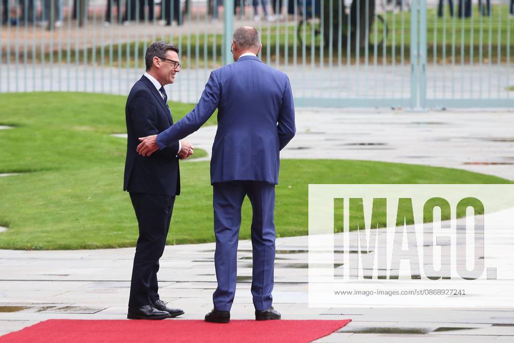 Berlin, Germany, October 8, 2026: The Federal Chancellery hosts a reception for British Prime Minister Andrew Andy Burnham and Federal Chancellor Friedrich Merz (CDU) during the welcome ceremony