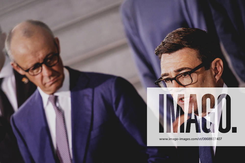 L R Friedrich Merz of the CDU, Chancellor of Germany, and Andrew Burnham, Prime Minister of the United Kingdom, photographed during a press conference in Berlin, October 8, 2026, Berlin, Germany