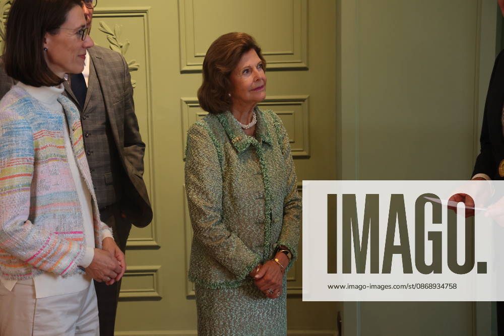 Queen Silvia of Sweden Visits Mainau Island in Konstanz, Mainau, October 8, 2026 Her Majesty Queen Silvia of Sweden visits Mainau Island near Konstanz and, among other things, signs the city’s Golden Book. Pictured: Countess Bettina Bernadotte, Queen Silvia of Sweden, Baden-Württemberg, Germany