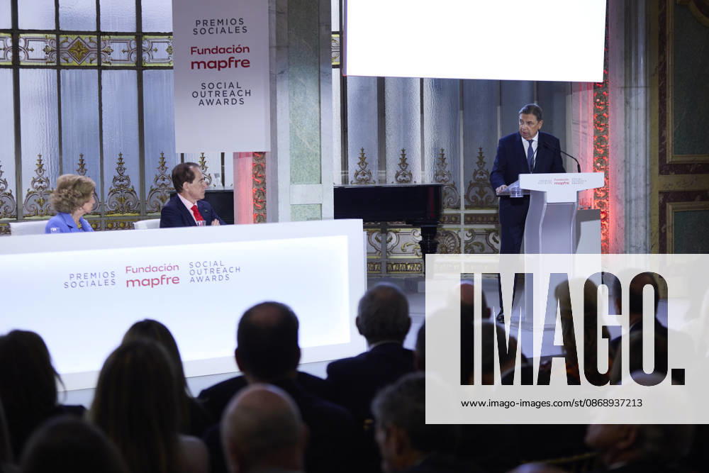 QUEEN SOFIA attends Mapfre Foundation Social awards Madrid Spain - ZUMAc260 20261008_zep_c260_017