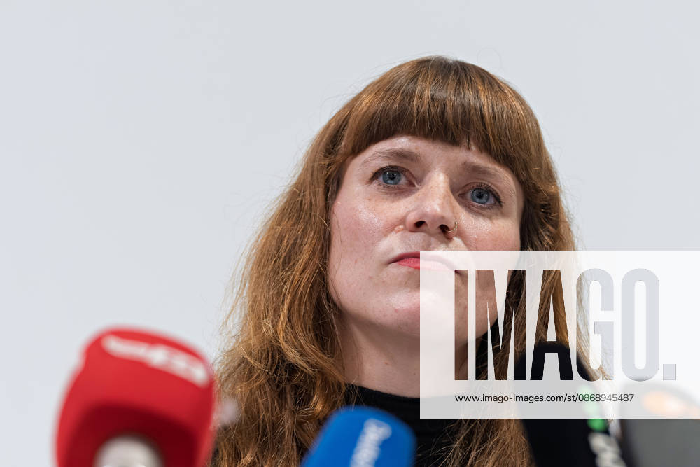 Kerstin Wolter Ehling A member of Die Linke listens during a joint press conference held by Die Linke Berlin, Alliance 90 The Greens Berlin, and the SPD Berlin following the conclusion of preliminary talks in the foyer of the Haus der Statistik regarding a press statement by Die Linke, the Greens, and the SPD in Berlin