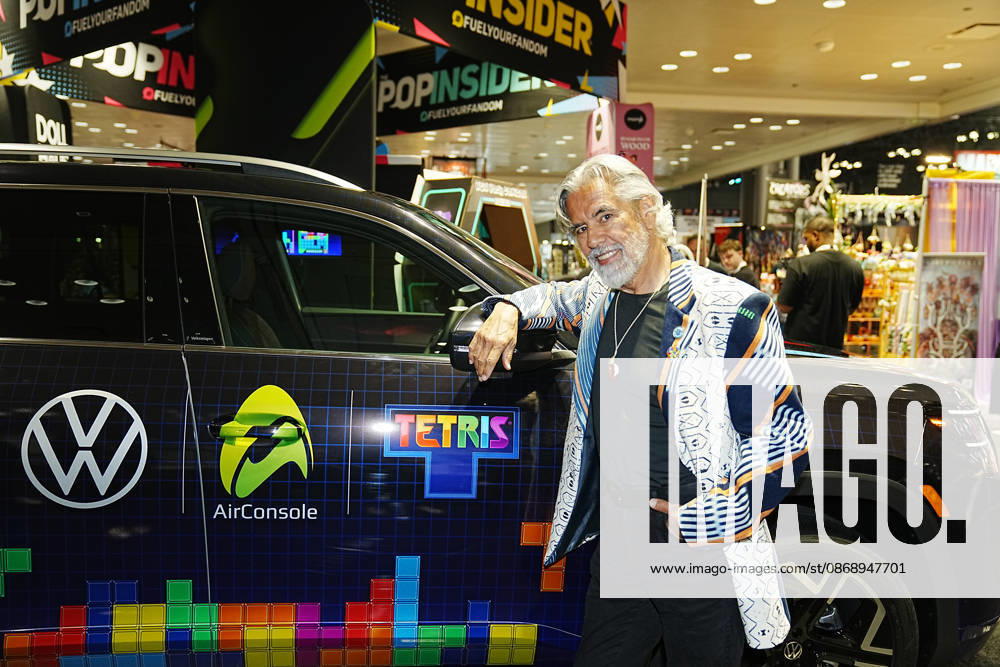 Video game designer and Tetris co-founder HENK ROGERS at 2026 New York Comic Con at the Javits Center on October 8, 2026 in New York. HENK ROGERS is on had to welcome the next evolution of Tetris as it moves into the dashboard of a 2027 Volkswagen Atlas. Volkswagen is bringing Tetris to its vehicles through AirConsole, an in car gaming platform that turns the vehicle s infotainment screen into a gaming display, with smartphones serving as the controllers. The games are designed to be played while the vehicle is parked, creating a new kind of entertainment experience inside the car. New York USA - ZUMAb148 20261008_zap_b148_013