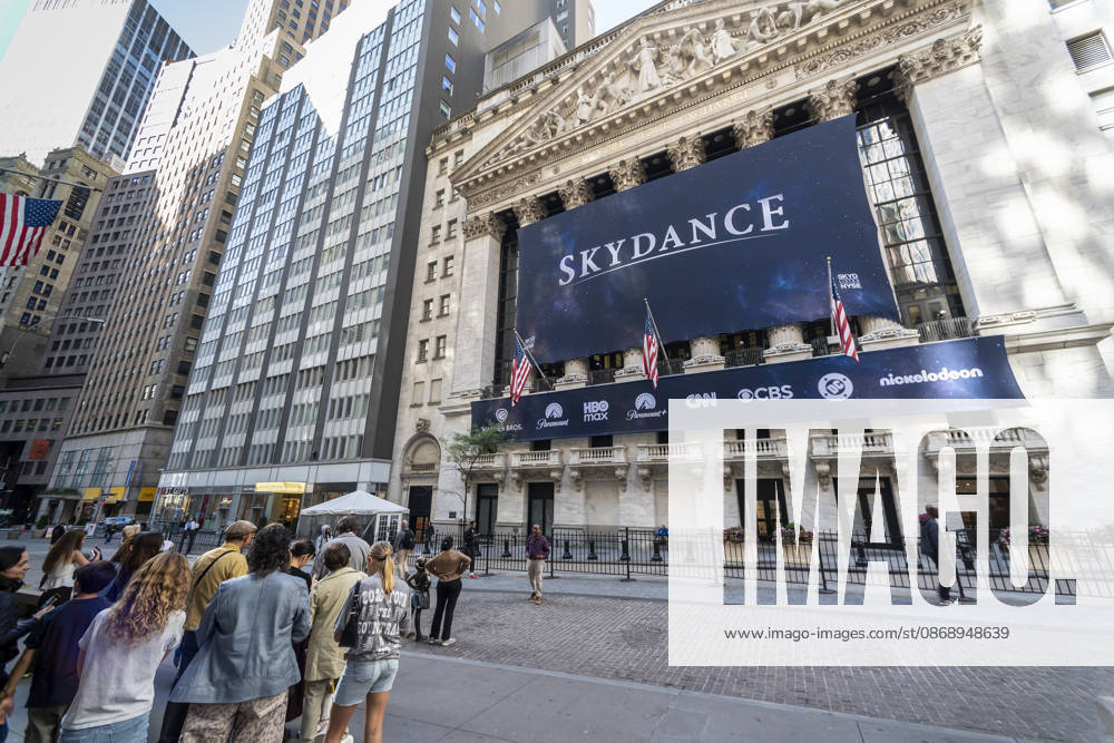Skydance at the NYSE The New York Stock Exchange is decorated with a banner for Skydance on Thursday, October 8, 2026 celebrating it listing from NASDAQ to the NYSE following its acquisition of Warner Bros. Discovery.. ( RichardxB.xLevine