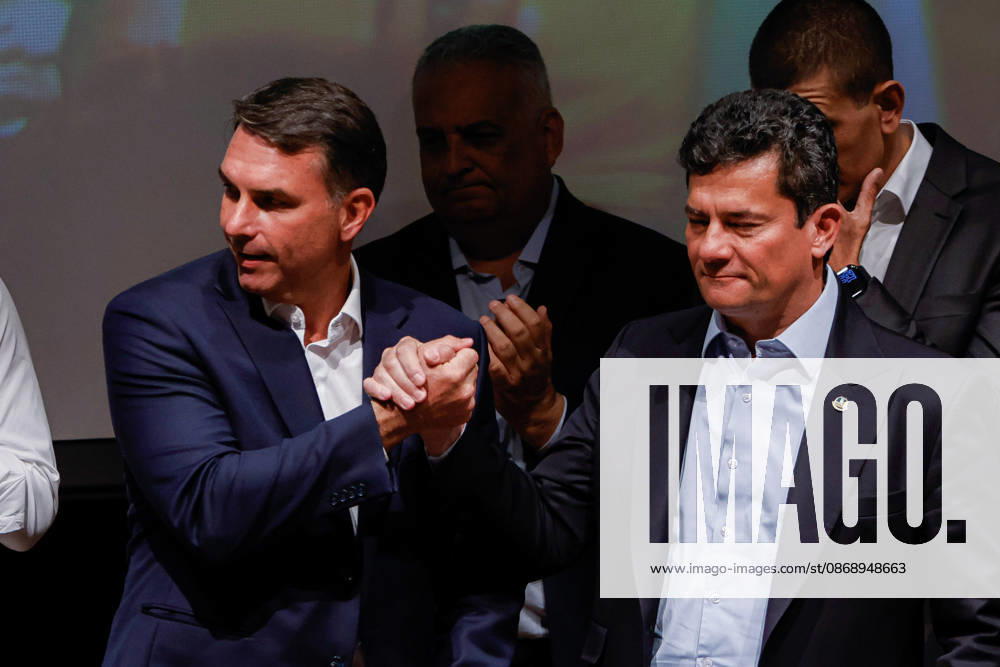 BRASiLIA, DF - 08.10.2026: FLaVIO MEETS WITH POLITICIANS FROM THE PL - Presidential candidate Flavio Bolsonaro meets with PL deputies and governors elected this Thursday (October 8th) at the Brasil 21 building. x3026717x JoaoxPedroxCarvalho