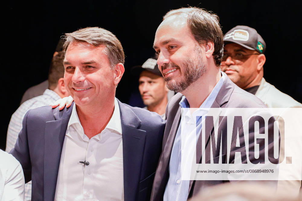 BRASiLIA, DF - 08.10.2026: FLaVIO MEETS WITH POLITICIANS FROM THE PL - Presidential candidate Flavio Bolsonaro meets with PL deputies and governors elected this Thursday (October 8th) at the Brasil 21 building. x3026724x JoaoxPedroxCarvalho