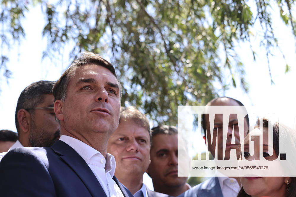 Brazilian presidential candidate Flavio Bolsonaro of the Liberal Party BRASILIA, BRAZIL - OCTOBER 08 : Brazilian presidential candidate Flavio Bolsonaro of the Liberal Party (PL) attends a meeting with elected governors ahead of the presidential runoff election, in Brasilia, Brazil on October 08, 2026. Mateus Bonomi Anadolu Brasilia Brazil. Editorial use only. Please get in touch for any other usage.