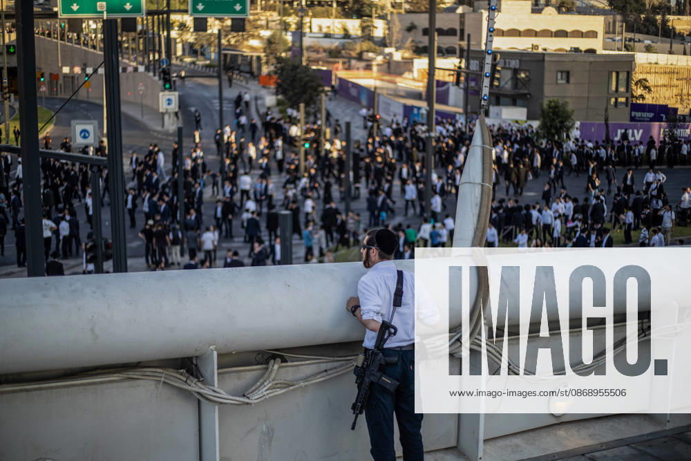 Anti-military service Ultra-Orthodox Jews block road to West Jerusalem JERUSALEM - OCTOBER 8: Ultra-Orthodox Jews, known as Haredi, protest the lack of legislation exempting yeshiva students from mandatory military service and the detention of students on grounds of draft evasion in West Jerusalem, on October 8, 2026. Haredi protesters lie on the road leading to West Jerusalem and block traffic, while Israeli police deployed to the scene intervene against the demonstrators. Mostafa Alkharouf Anadolu Jerusalem Israel. Editorial use only. Please get in touch for any other usage.