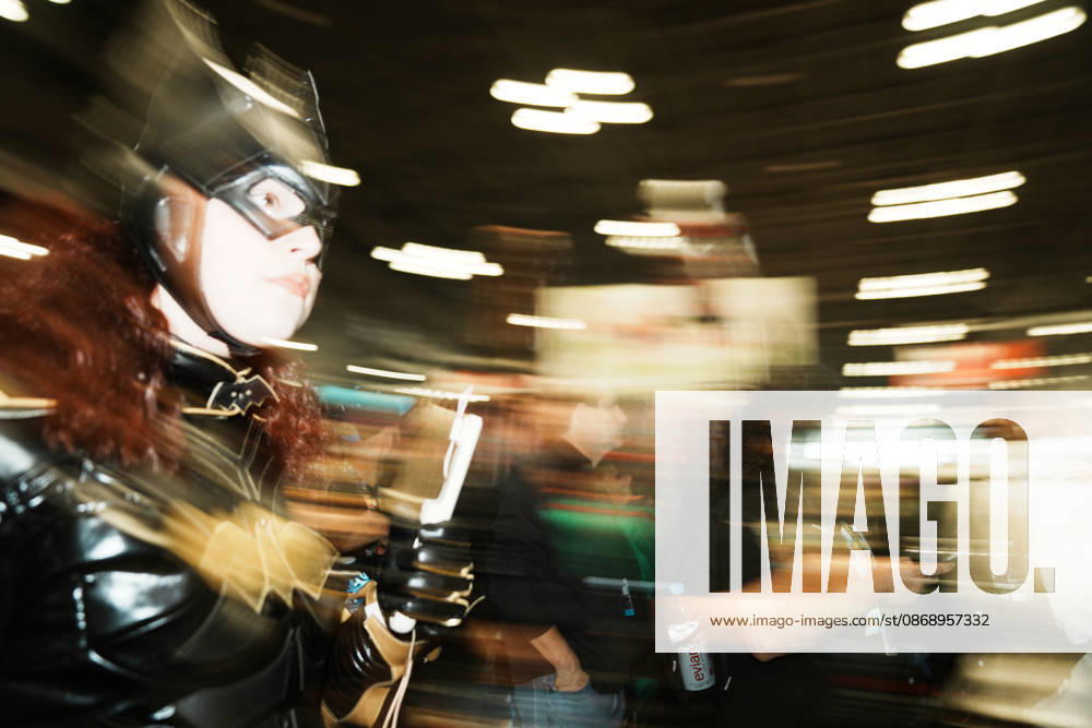 A woman in Batwoman cosplay 2026 New York Comic Con at the Javits Center on October 8, 2026 in New York. New York USA - ZUMAb148 20261008_zap_b148_051