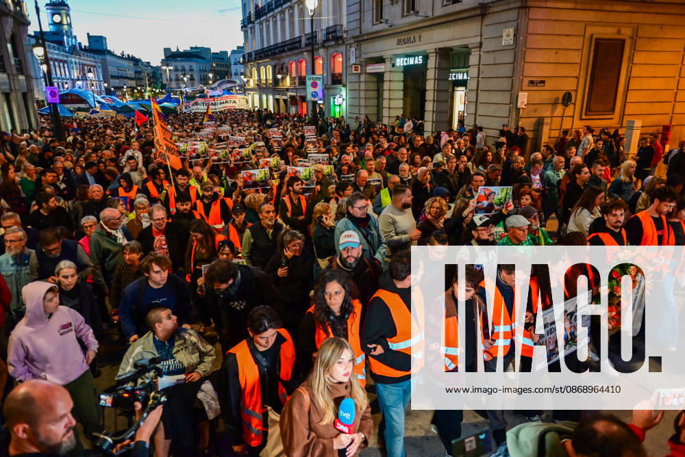 March in memory of Maricarmen, who died after being evicted from her home and became a symbol of the struggle for housing rights and against real-estate speculation. Madrid SPAIN - ZUMAz108 20261008_znp_z108_007