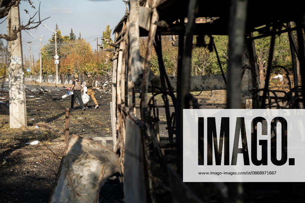 Russian Strike Hits Kramatorsk Buses Emergency workers carry a fully covered body past the charred frame of a destroyed passenger bus after a Russian strike in Kramatorsk, Donetsk region, Ukraine, on October 8, 2026. Ukrainian authorities said a Russian guided bomb struck two scheduled passenger buses in Kramatorsk at about 10:00. At least 30 people were killed and at least 18 wounded, while Ukraine s State Emergency Service later reported 33 deaths; public transport in Kramatorsk and nearby Sloviansk was suspended after the attack. Kramatorsk Donetsk Ukraine