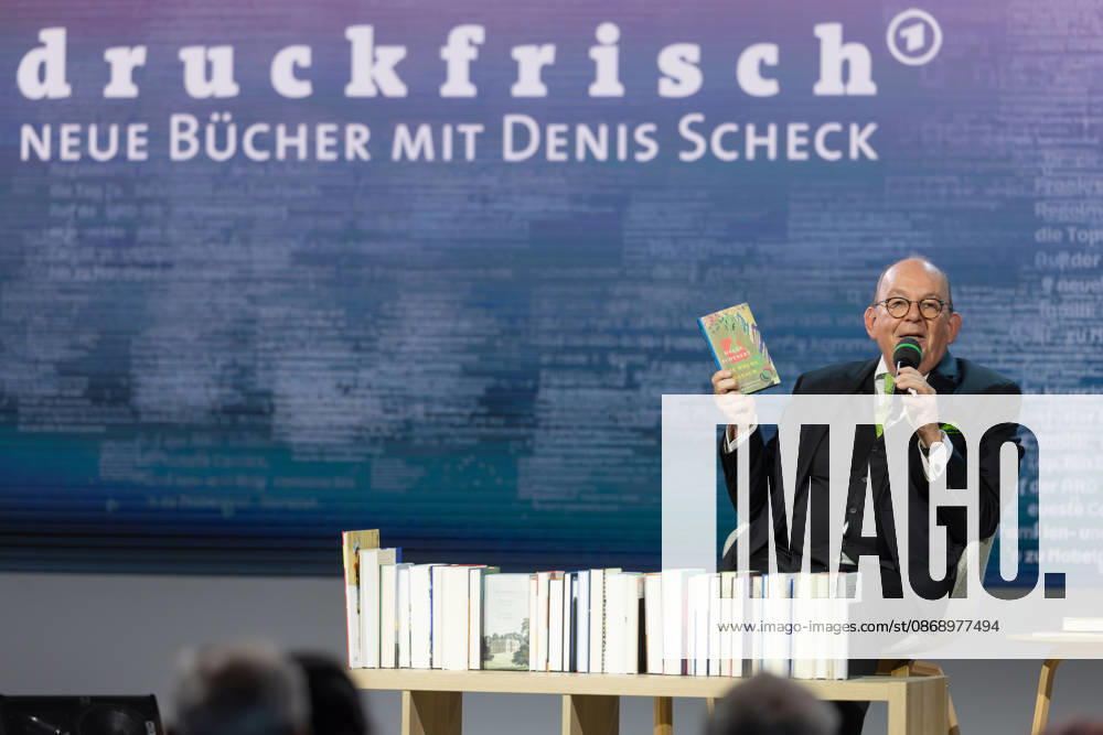Frankfurt Book Fair 2026: Denis Scheck presents new literature with his series *Druckfrisch · New Books with Denis Scheck*, Frankfurt am Main, Hesse, Germany, Exhibition Grounds