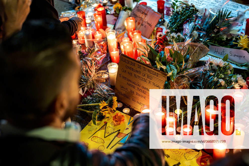 Thousands march in Madrid to honor Maricarmen Abascal after her death MADRID, SPAIN - OCTOBER 8: Thousands of people march through central Madrid to pay tribute to Maricarmen Abascal, an 87-year-old woman who died two weeks after being evicted from her home, where she had lived for more than 70 years in Madrid, Spain on October 8, 2026. Her eviction and subsequent death have sparked widespread protests across Spain, with demonstrators demanding stronger housing protections and action against the country s housing crisis. Diego Radames Anadolu Madrid Spain. Editorial use only. Please get in touch for any other usage.