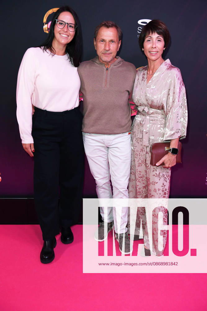 Richy Mueller with his wife Christl Stumhofer and daughter Leslie Mueller at the JULIA MUSICAL PREMIERE at the Stage Palladium Theater in Stuttgart on October 8, 2026