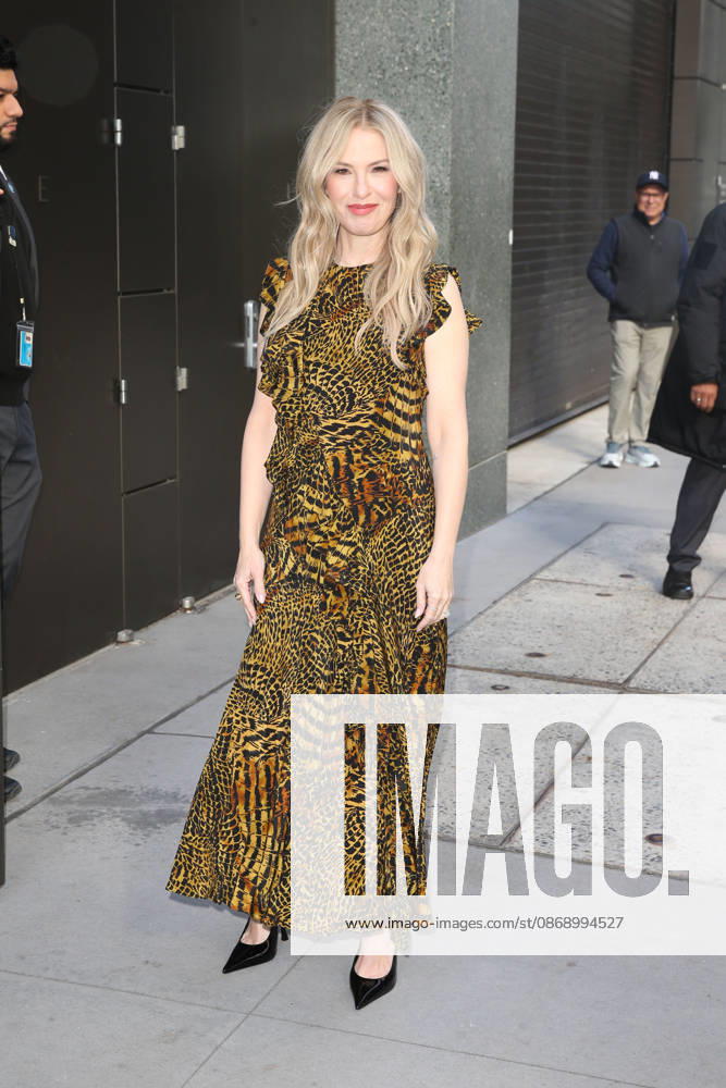 LESLIE GROSSMAN arrives at ABC Studios New York USA - ZUMAh16_ 20261008_zaf_h16_024