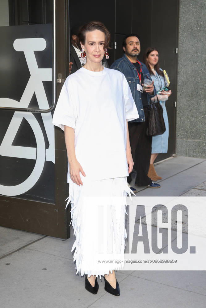 SARAH PAULSON arrives at ABC Studios New York USA - ZUMAh16_ 20261008_zaf_h16_058