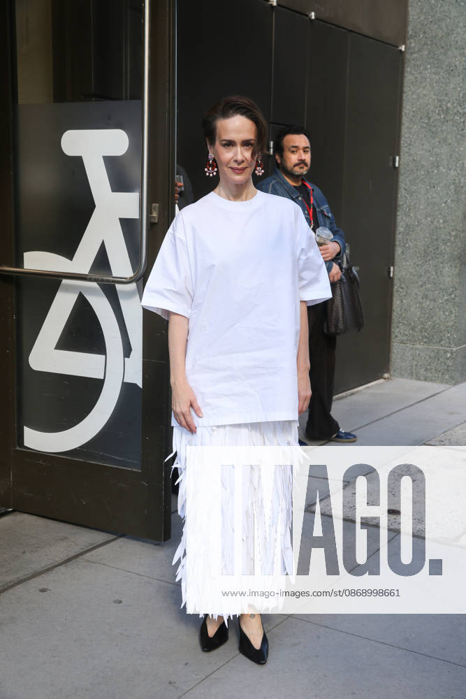 SARAH PAULSON arrives at ABC Studios New York USA - ZUMAh16_ 20261008_zaf_h16_060