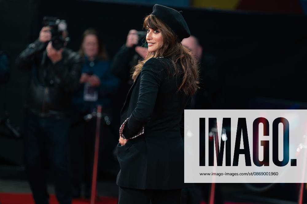 Penà lope Cruz attends the La Bola Negra Premiere during the 70th BFI London Film Festival held at BFI Southbank. London United Kingdom - ZUMAs197 20261008_aaa_s197_195