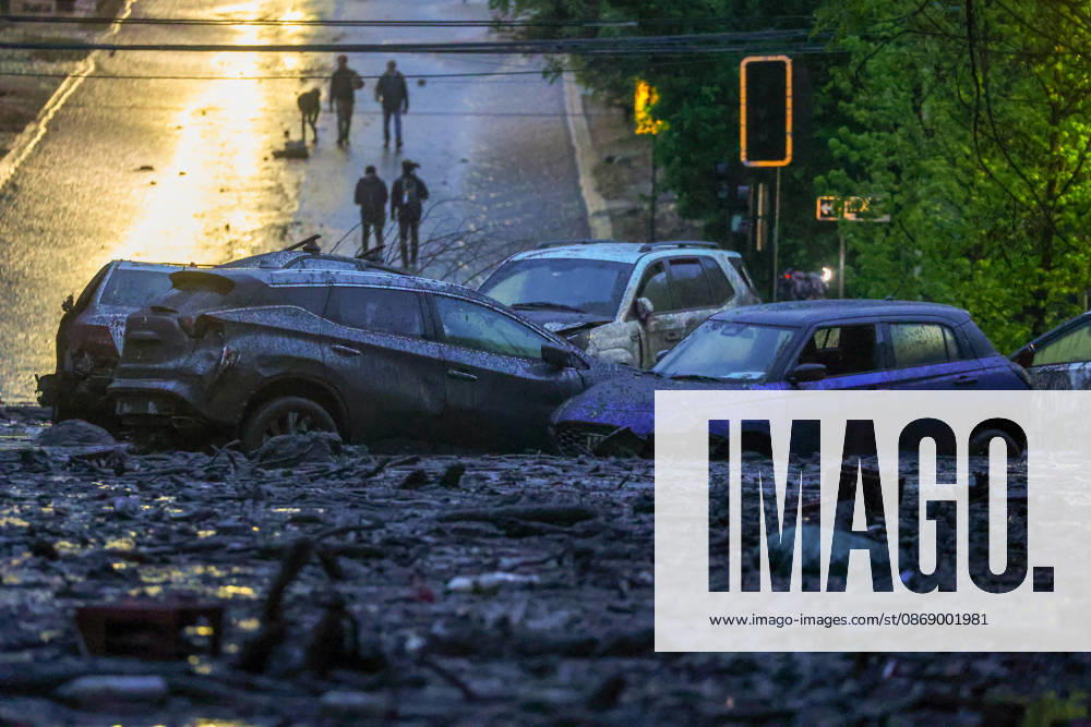 Santiago, October 8, 2026: A mudslide is affecting the area from San Carlos de Apoquindo to Los Dominicos in the Las Condes district, causing widespread damage and sweeping away vehicles and people. Jonnathan Oyarzun Aton Chile, Santiago, Chile Aton 1198036
