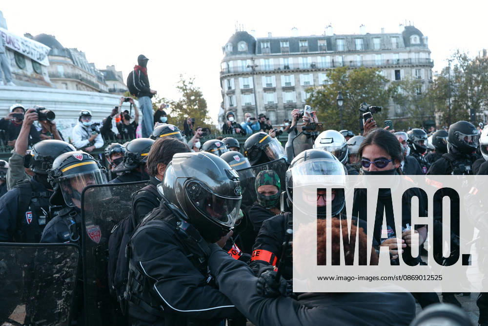High School And University Student Protest - Paris A protester captured by the riot police, during a nationwide youth demonstration. Nationwide mobilization by high school and university students calling for better teaching and study conditions, increased funding and staffing, an end to overcrowded classrooms and deteriorating infrastructure, and improved access to education, amidst concerns over social inequalities and student financial insecurity in Paris, France, October 8, 2026. Photo by Christophe Michel ABACAPRESS.COM Paris ILE DE FRANCE France